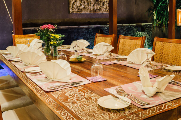 Dining at Anapuri Villa