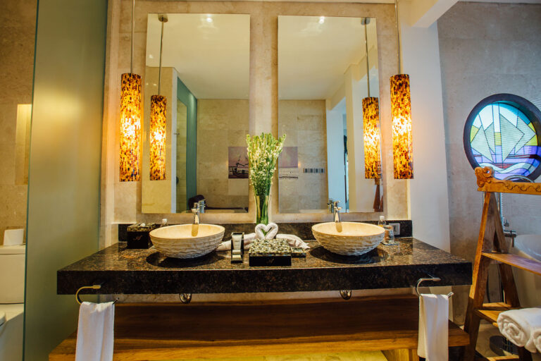 puri-saanti-suite-1-bathroom